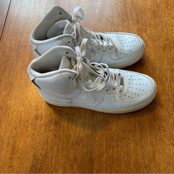 Air Force One - men’s size 8 - Picture 4 of 13